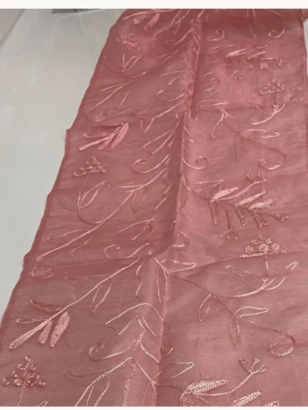 Vintage April Cornell Rose Silk Blend Runner; Like New; Embroidered